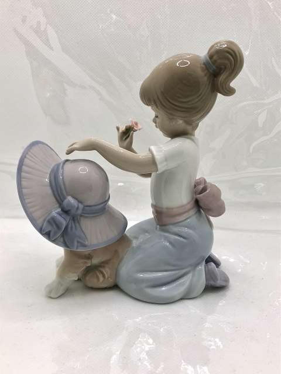 LLADRO (リヤドロ) フィギュリン Karina Gres ※花欠け有