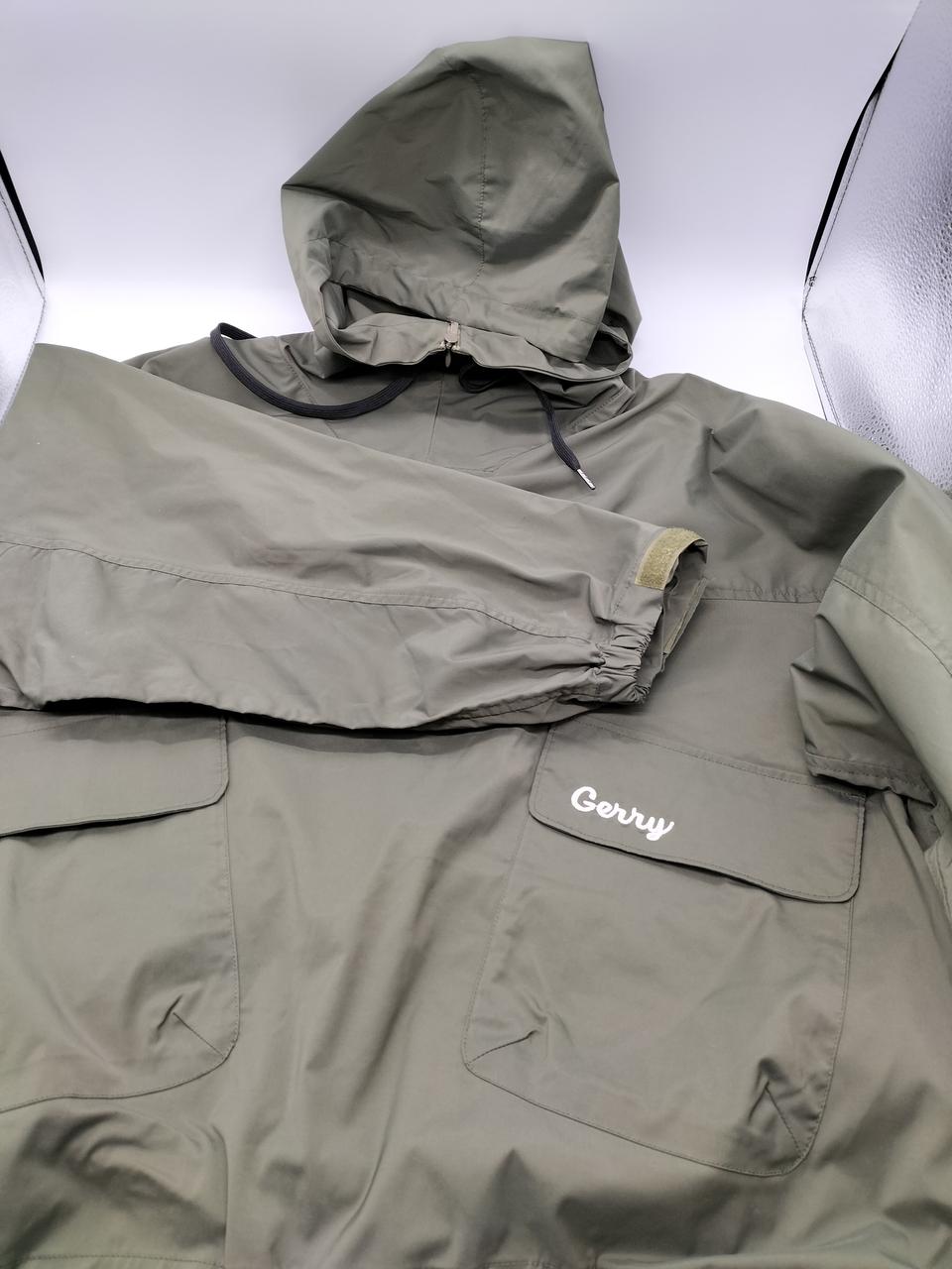 左ポケットにロゴあり