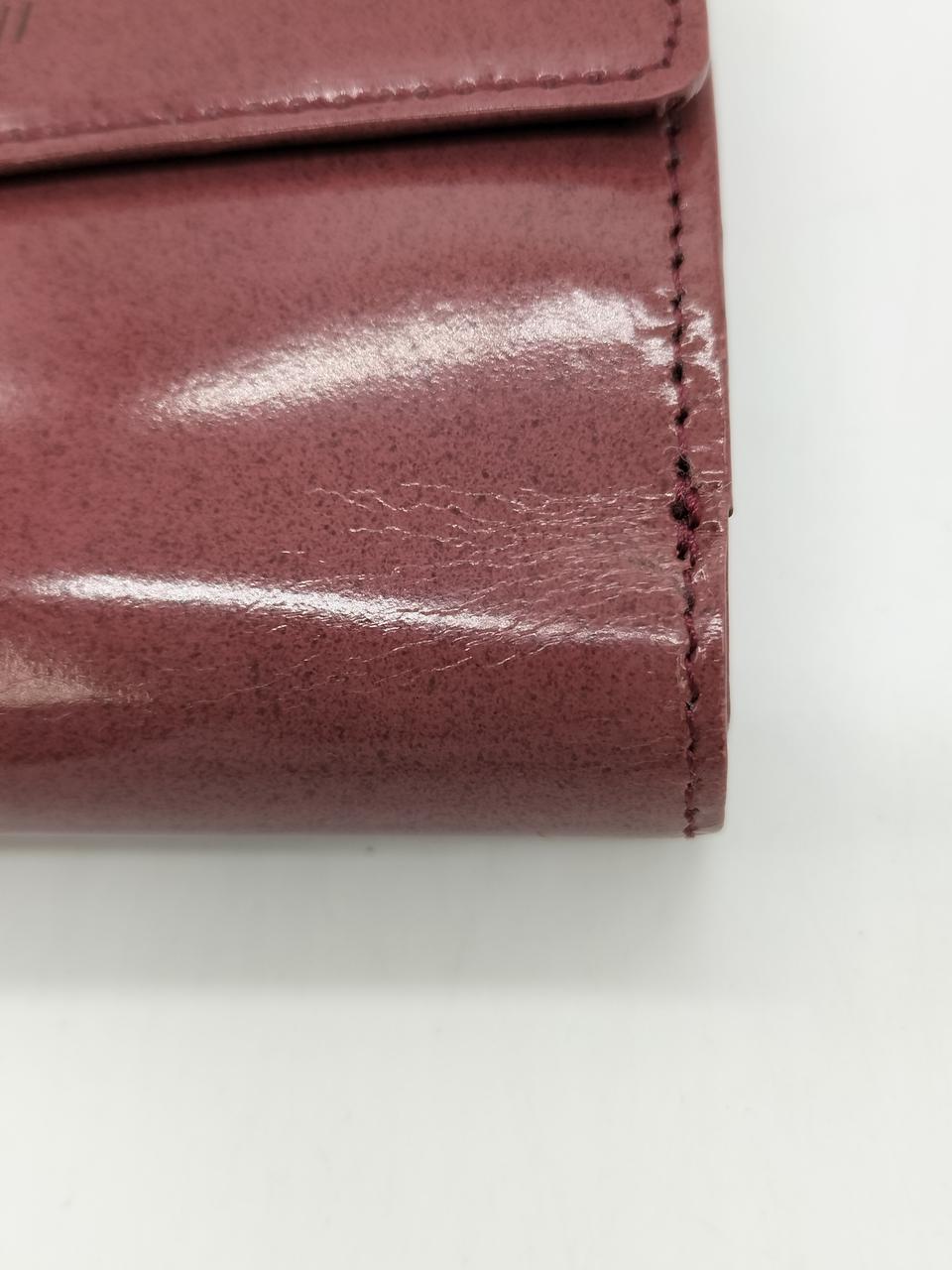 少々シワがよってます