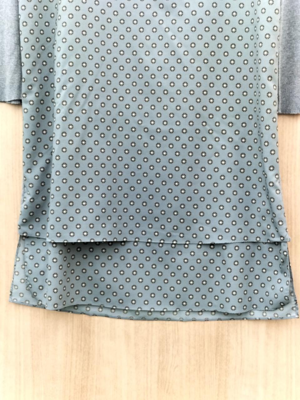 前身ごろが2枚になっています