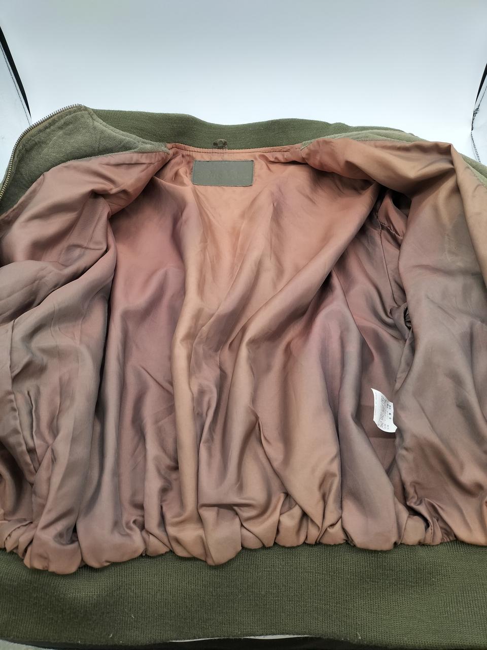 裏地全体に色あせあり