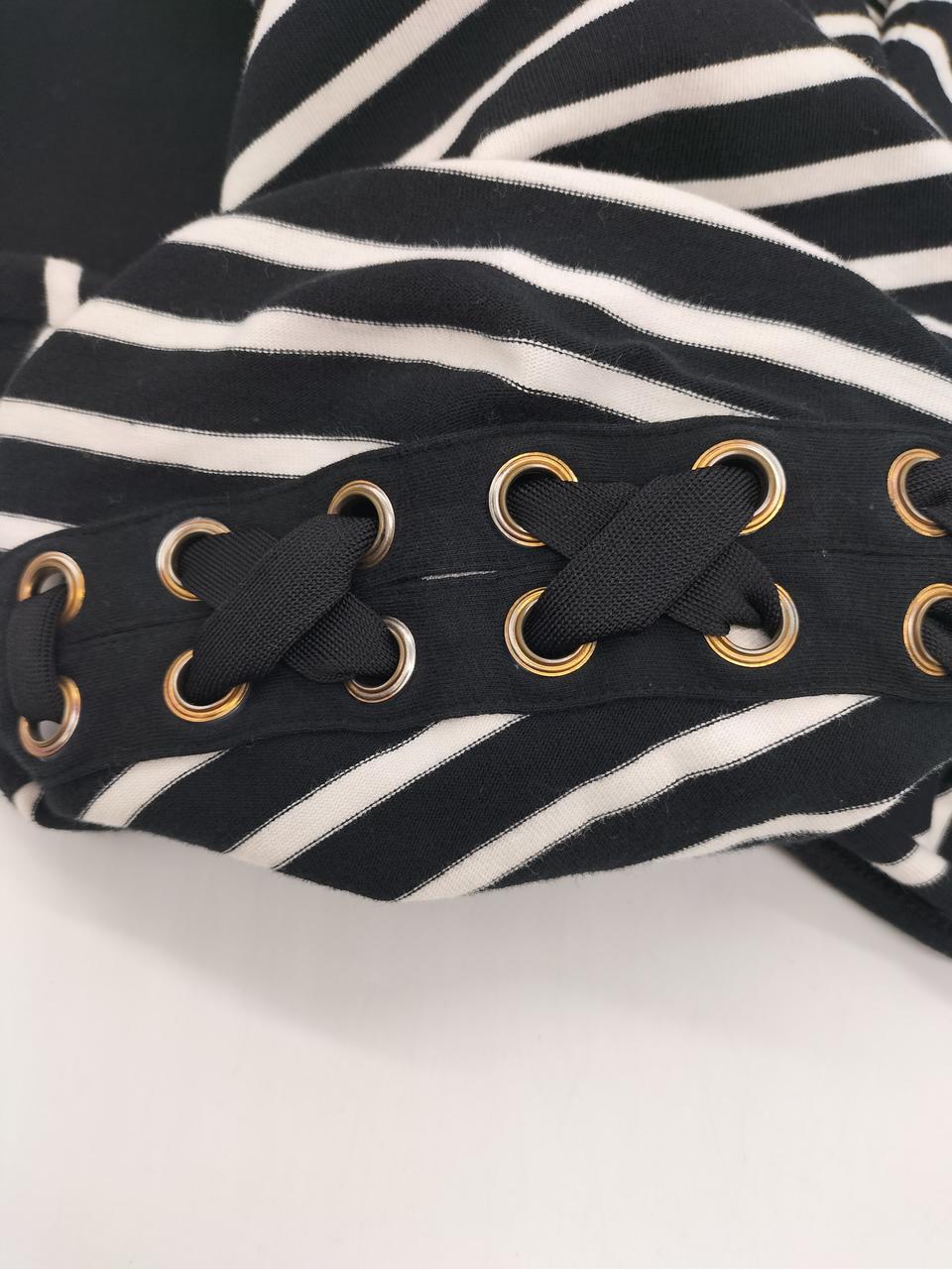 肩の裏側、洗濯ダメージの変色あり