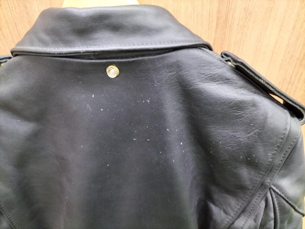 背中に細かなキズあります