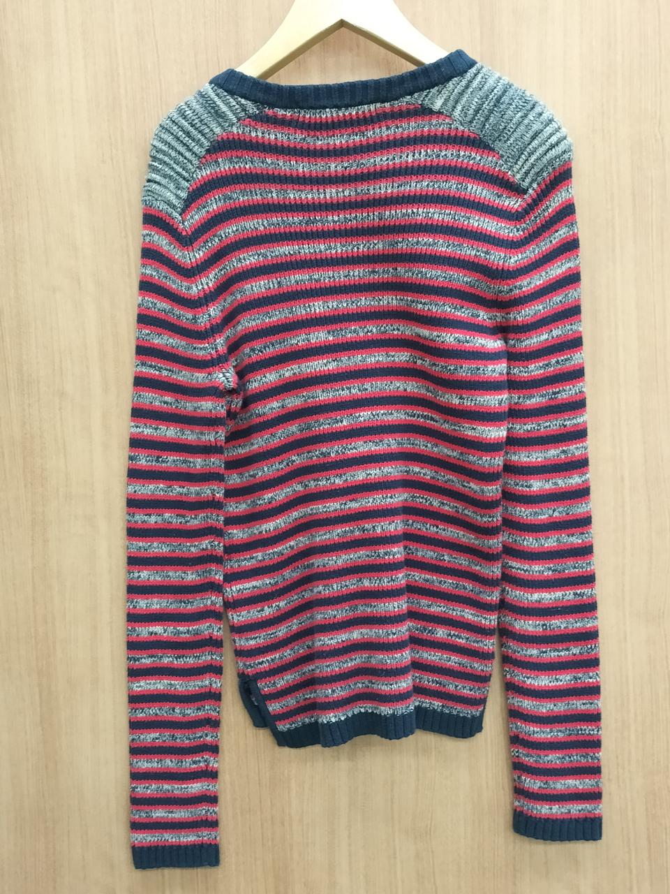 肩にハンガー跡あります