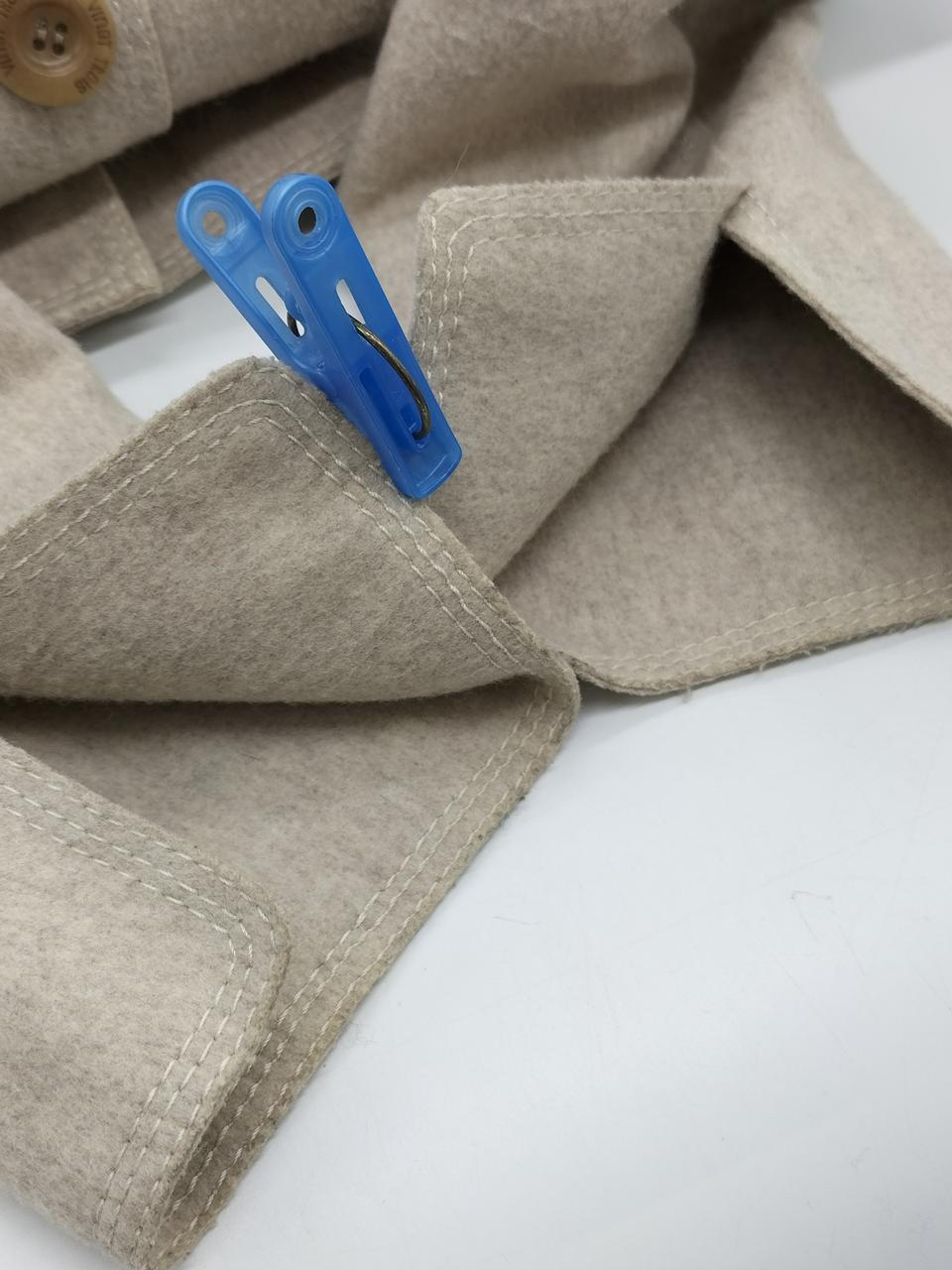 袖口に若干汚れあります