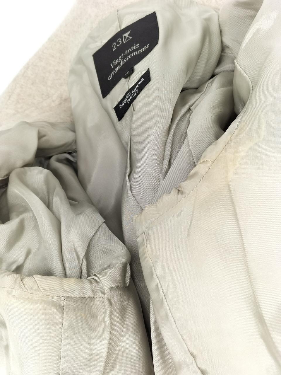 裏地脇にシミ汚れあります