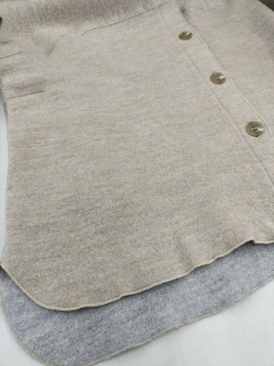 後裾が少し長め丈です