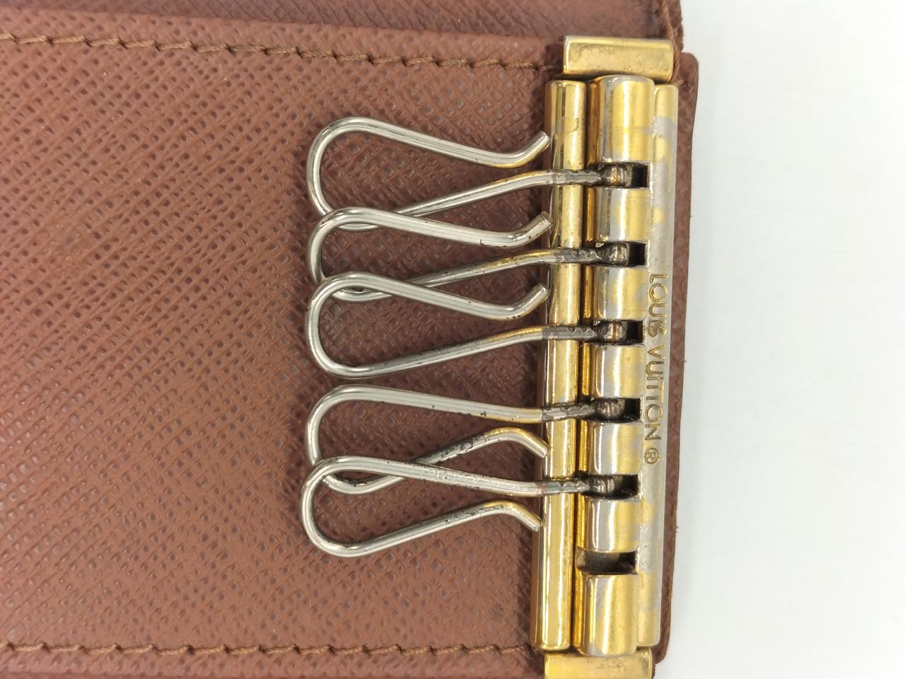 キーフック1つ欠品です。