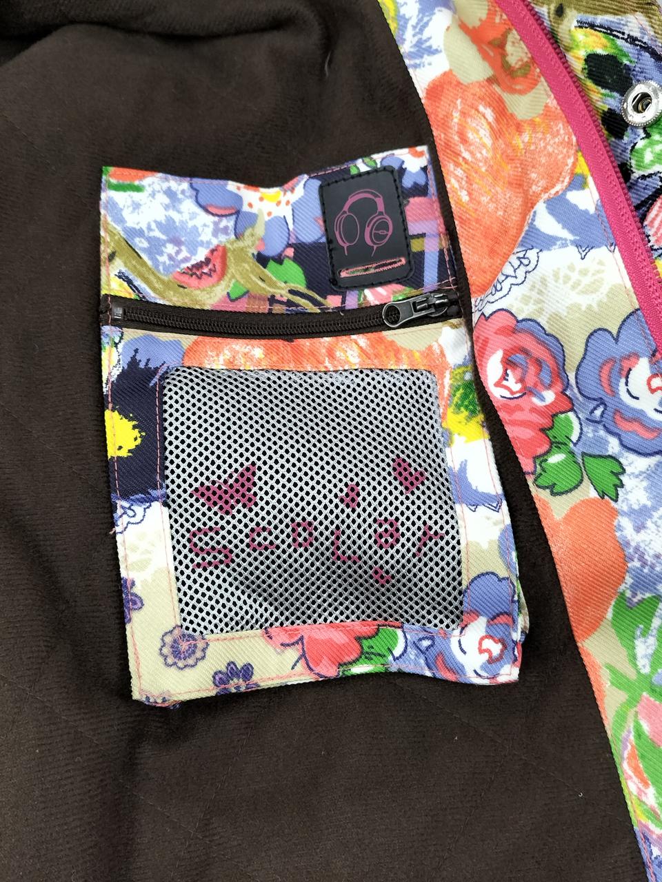 裏地にポケットあります