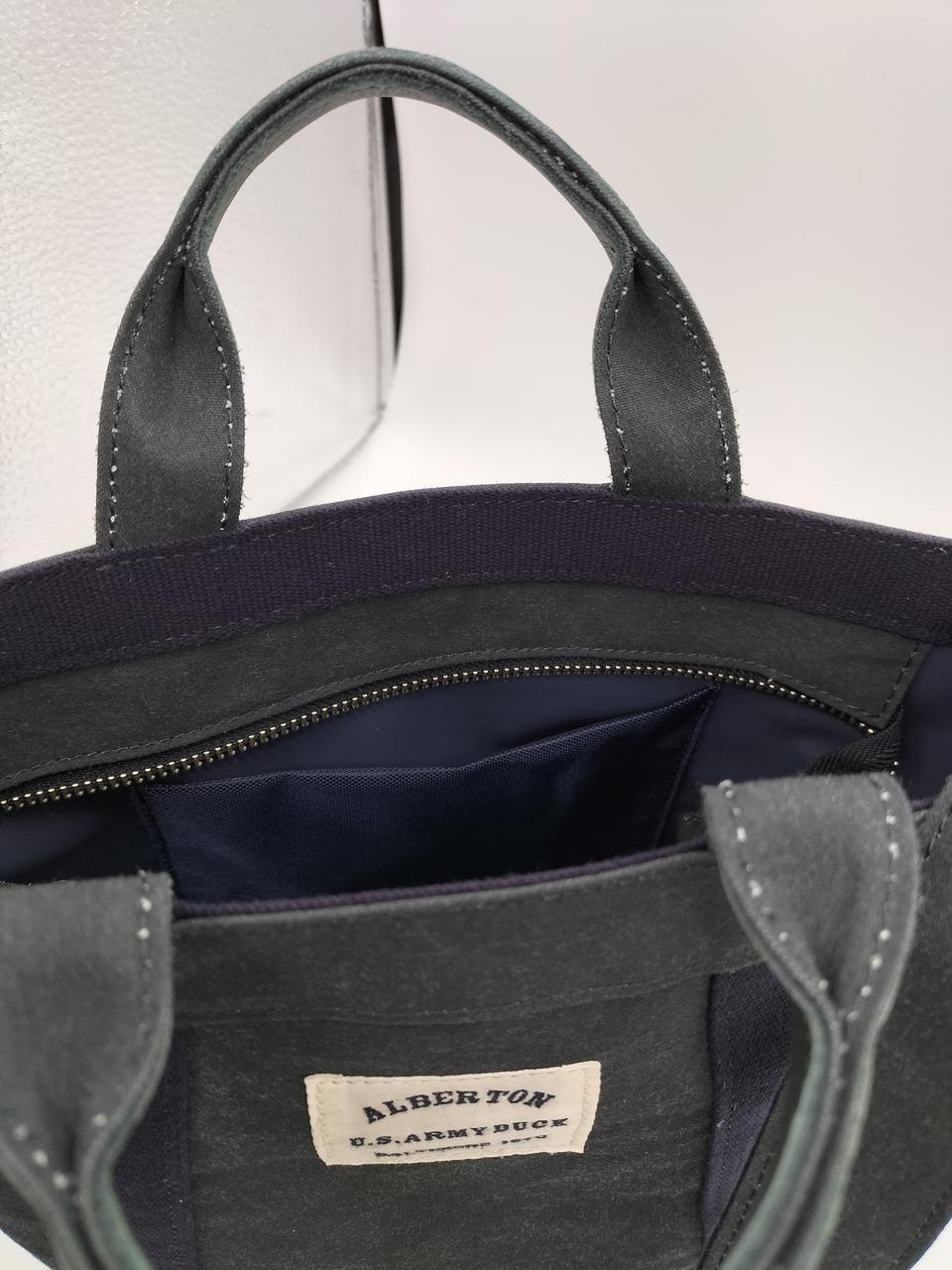 ハンドル裏側に白く下糸見えてます