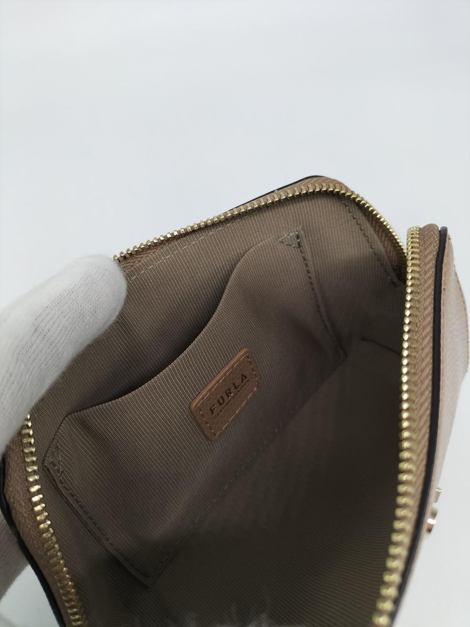 内ポケット1ヶ所あり