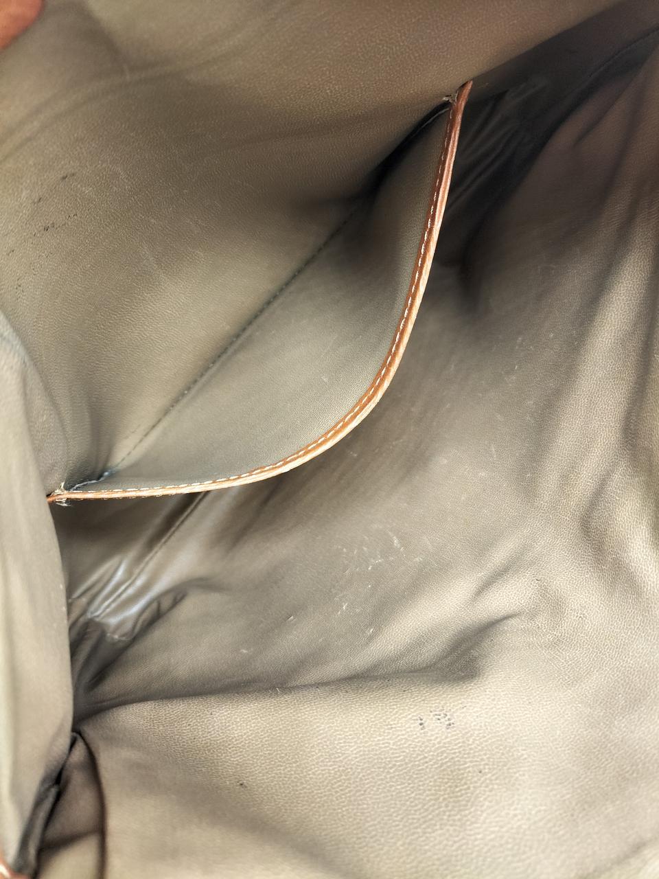 内側キズ汚れあり