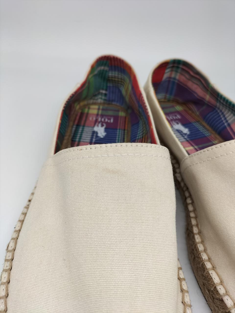 薄い茶色の汚れあり