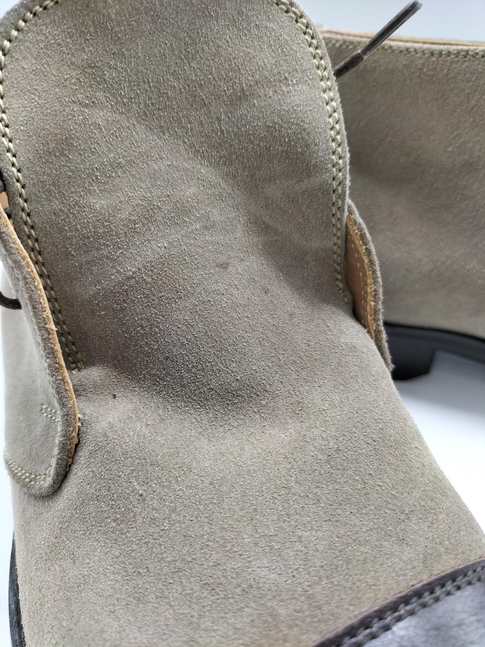 右足ベロ辺りにシミ汚れあり