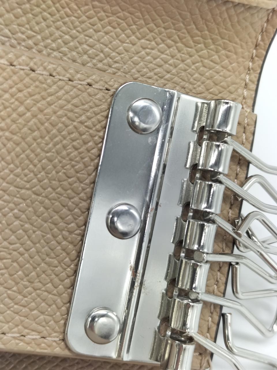 金具にキズあり