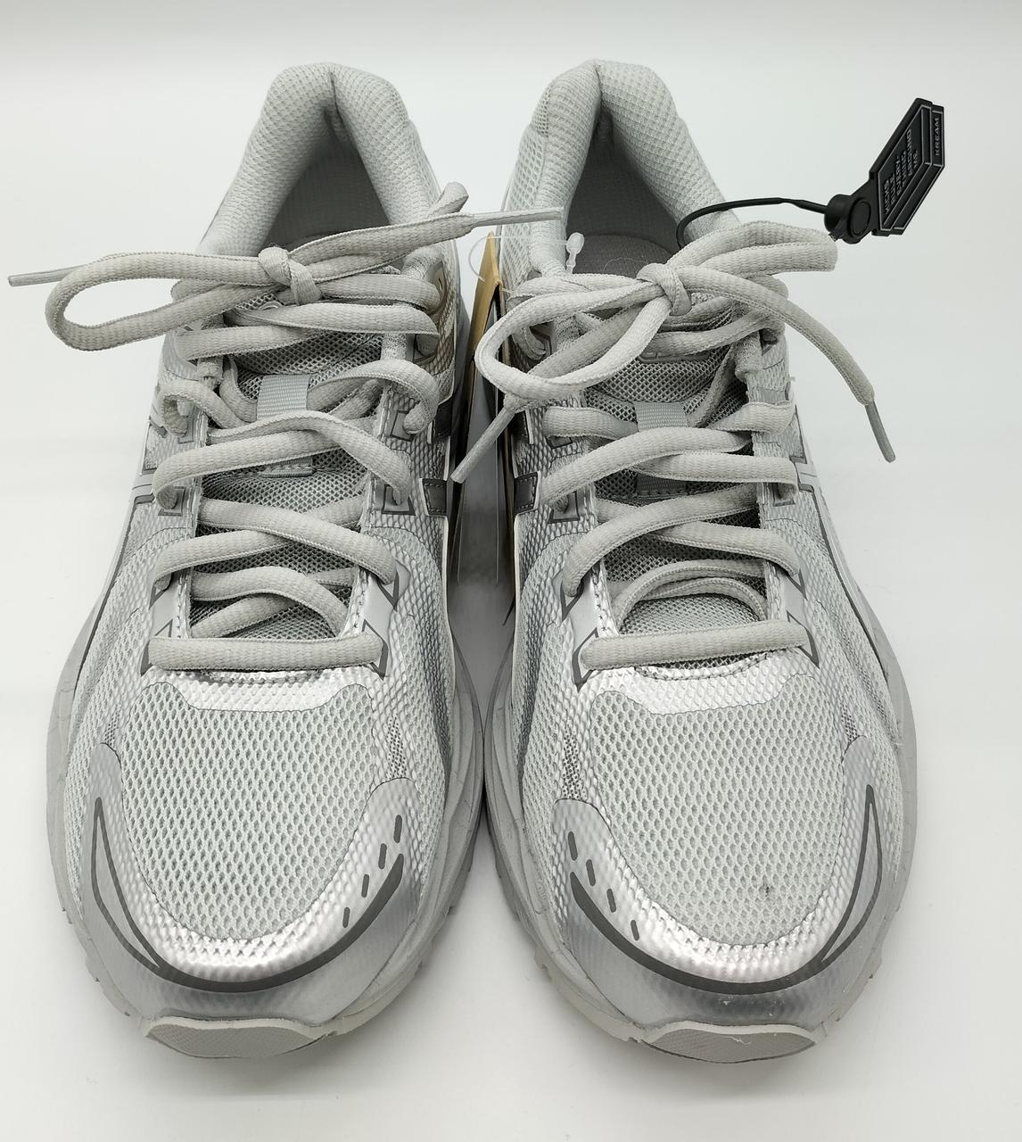 左つま先メッシュ部分に汚れあります