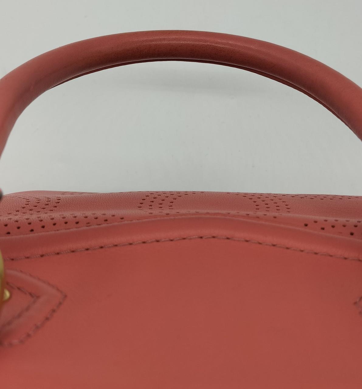 取っ手に変色あります