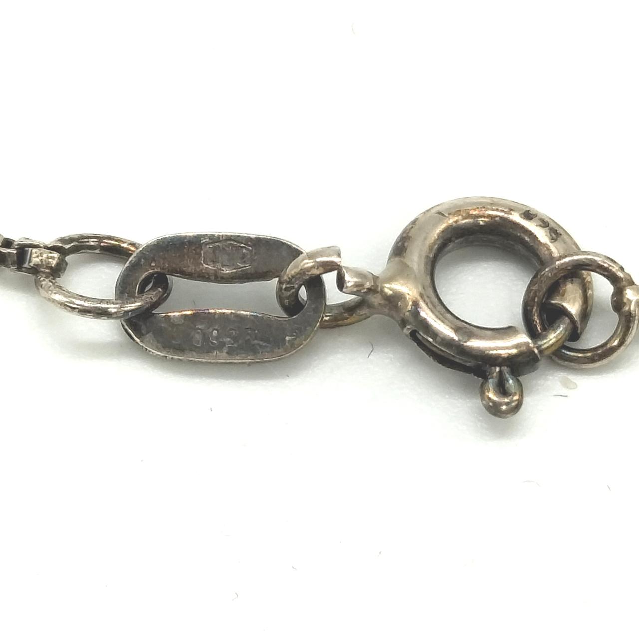 留め具　変色あり