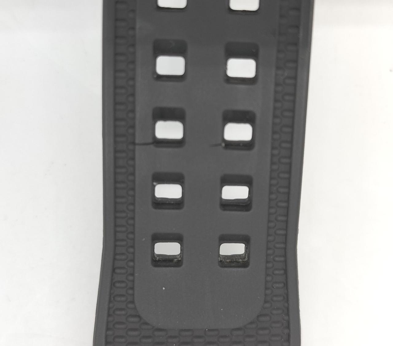 ベルトにひび割れあります