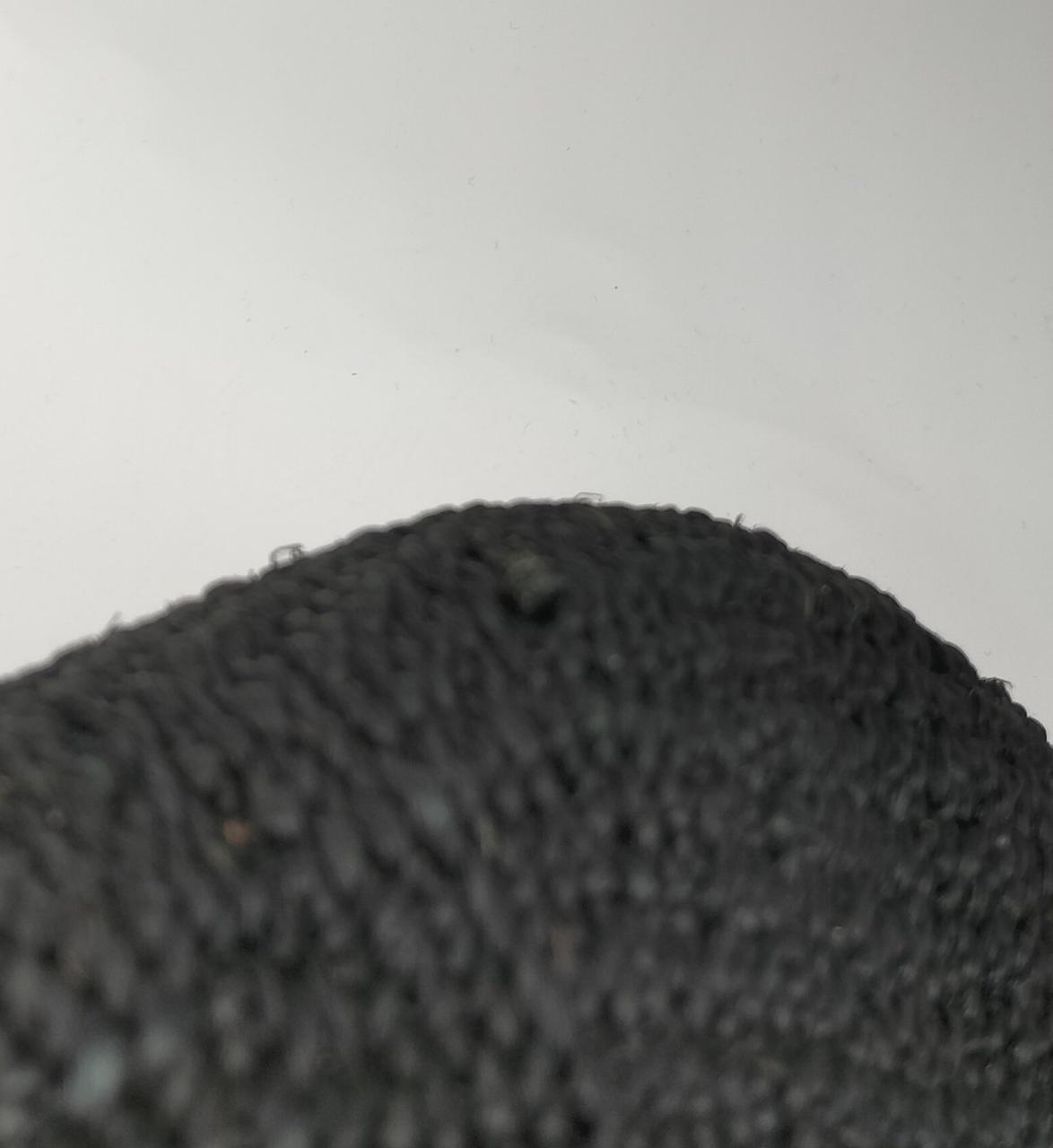 糸がでてる箇所あり