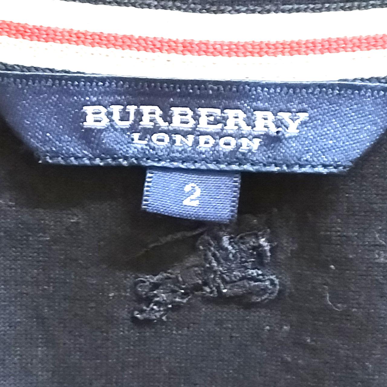 BURBERRY　刺繍入り