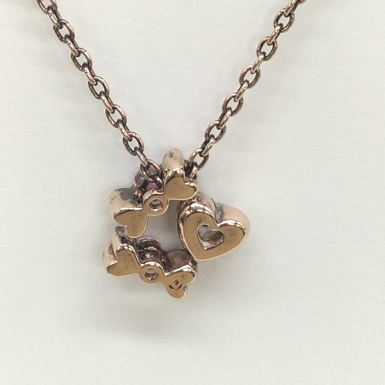 裏側　サイドに変色あります。