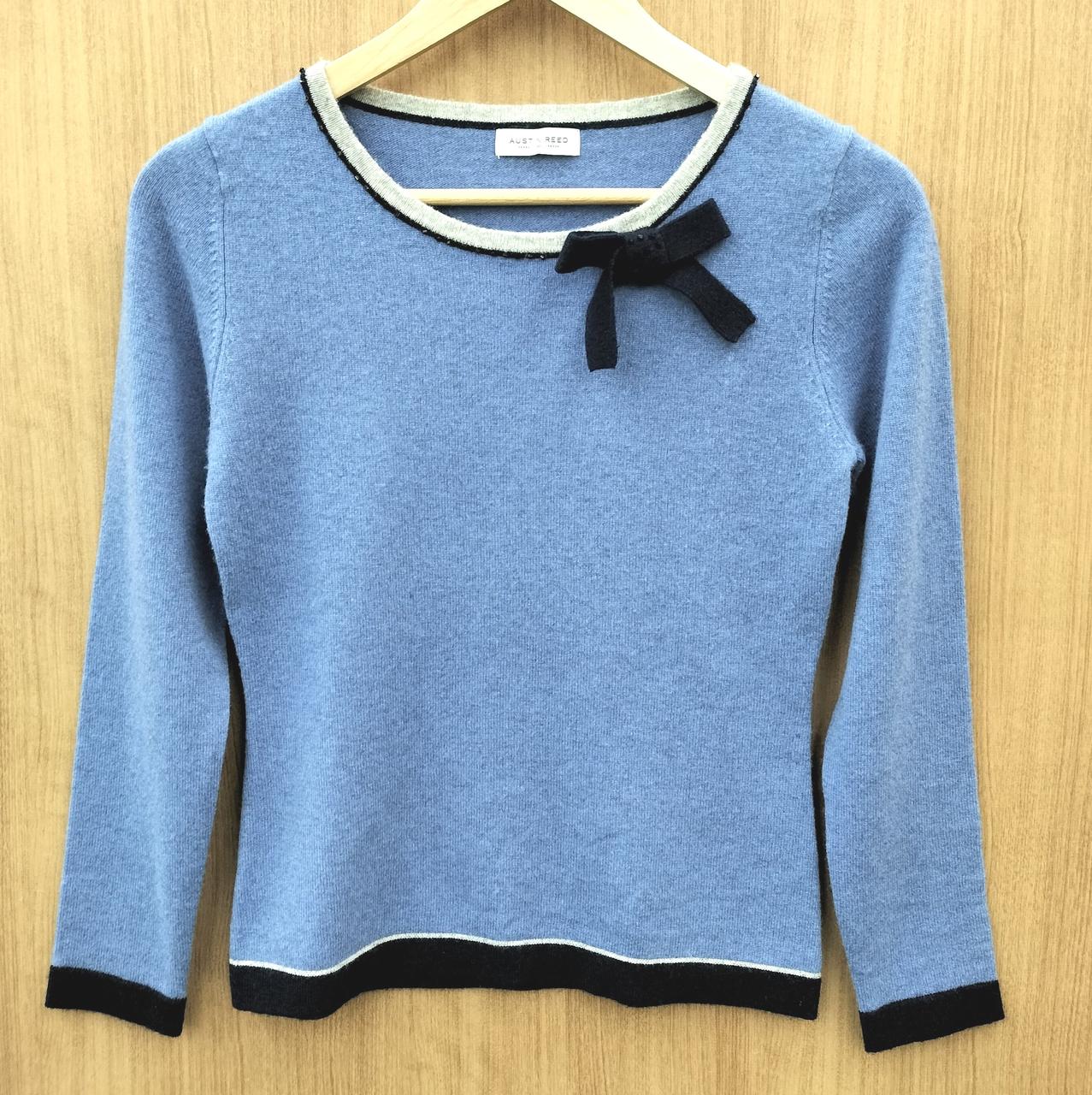 くすみライトブルー