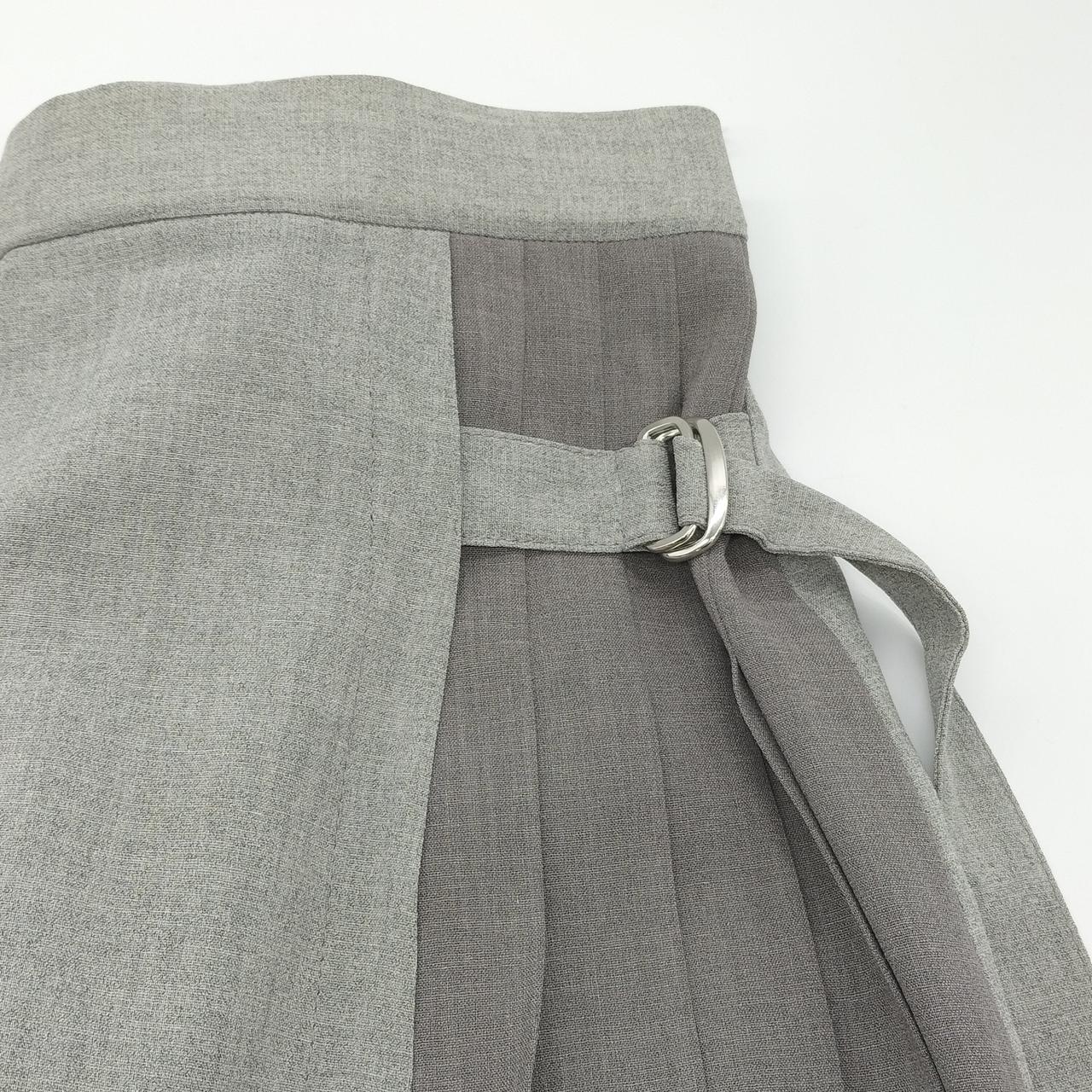 サイドプリーツ部分、調節可