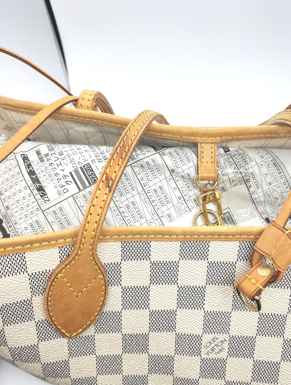 持ち手にシミ汚れあります