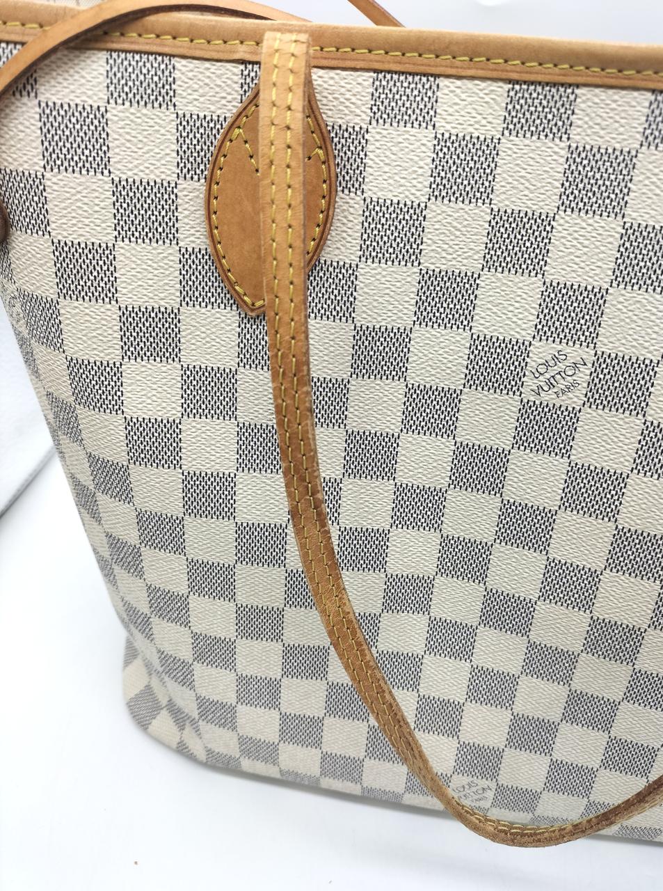 持ち手にシミ汚れあります