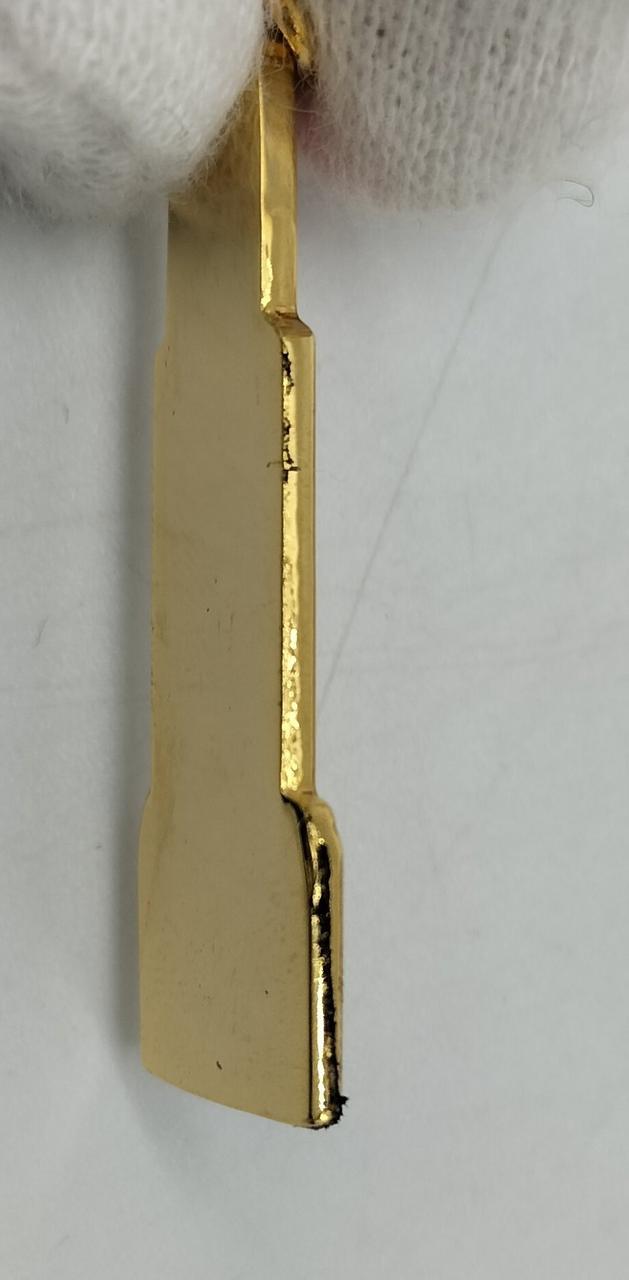 チャーム側面剥がれあり