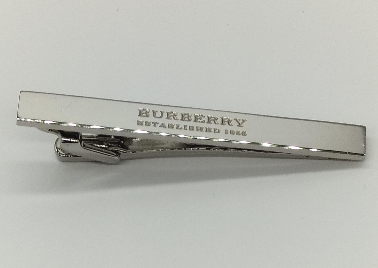 0.5cm×5.7cm