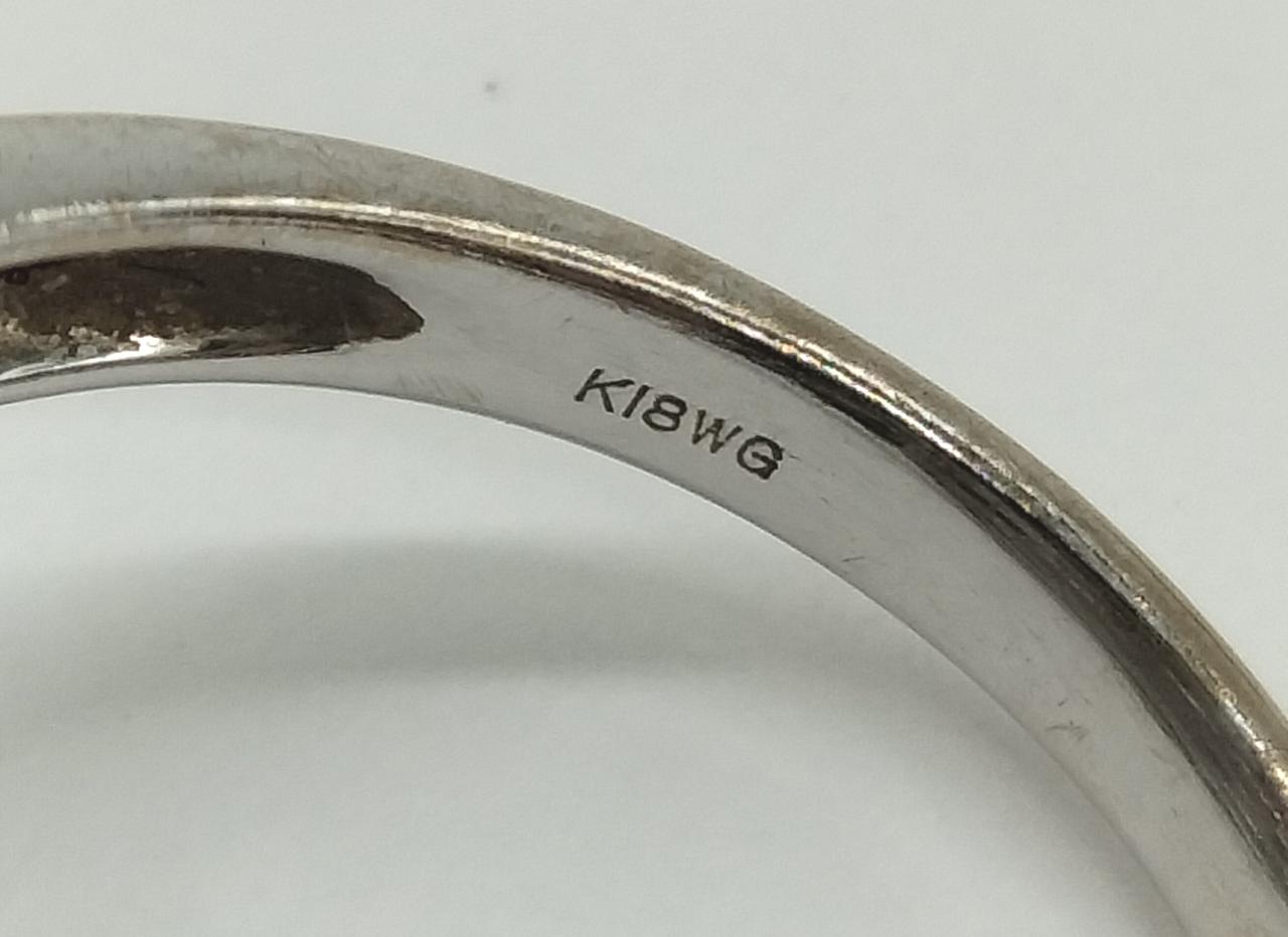 K18WG 刻印あります。