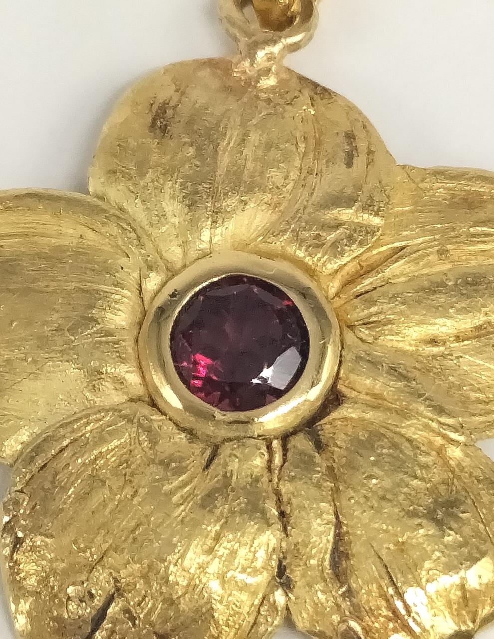 石　直径0.4cm