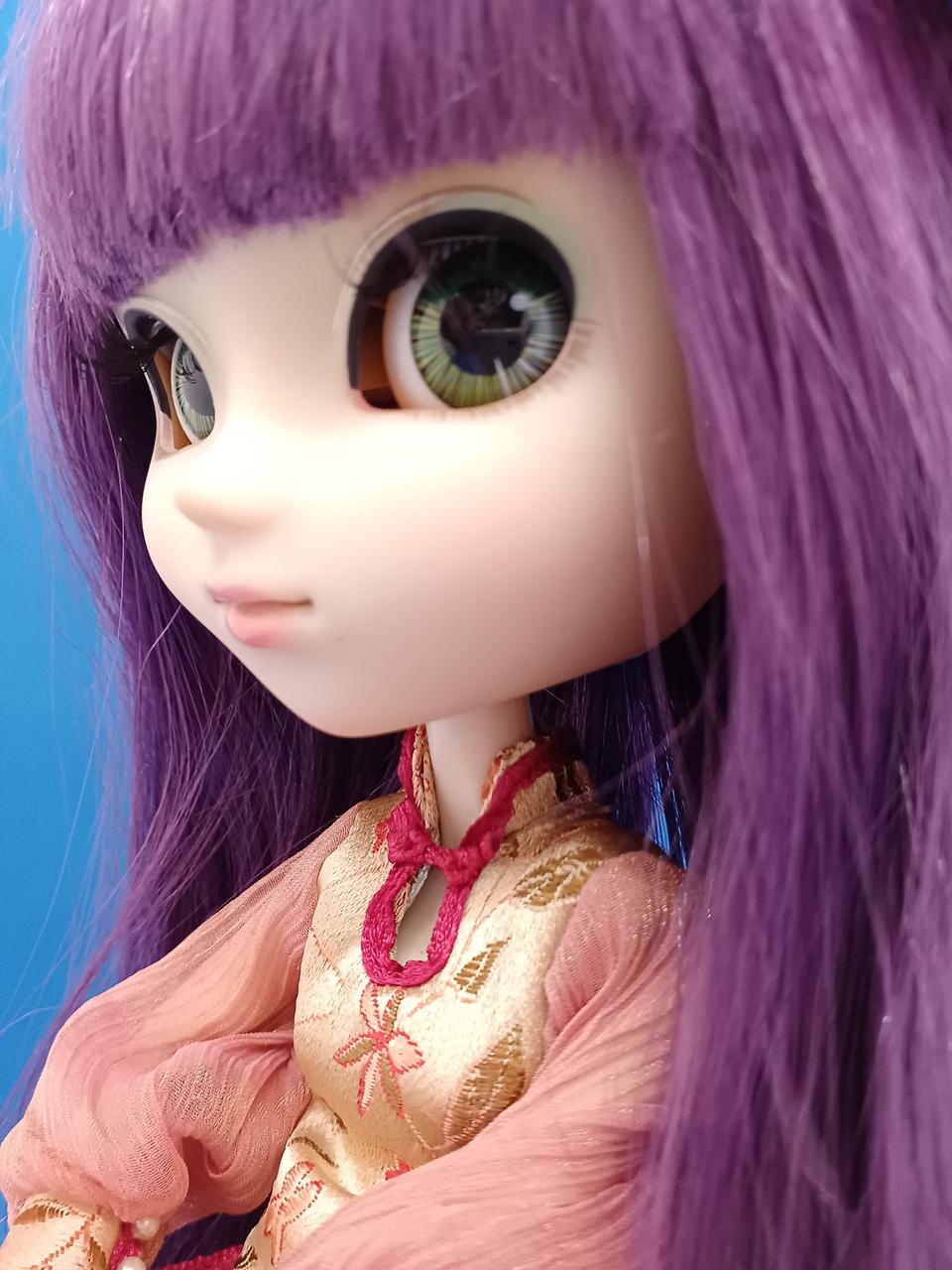 口周り付近に黒い汚れあります。