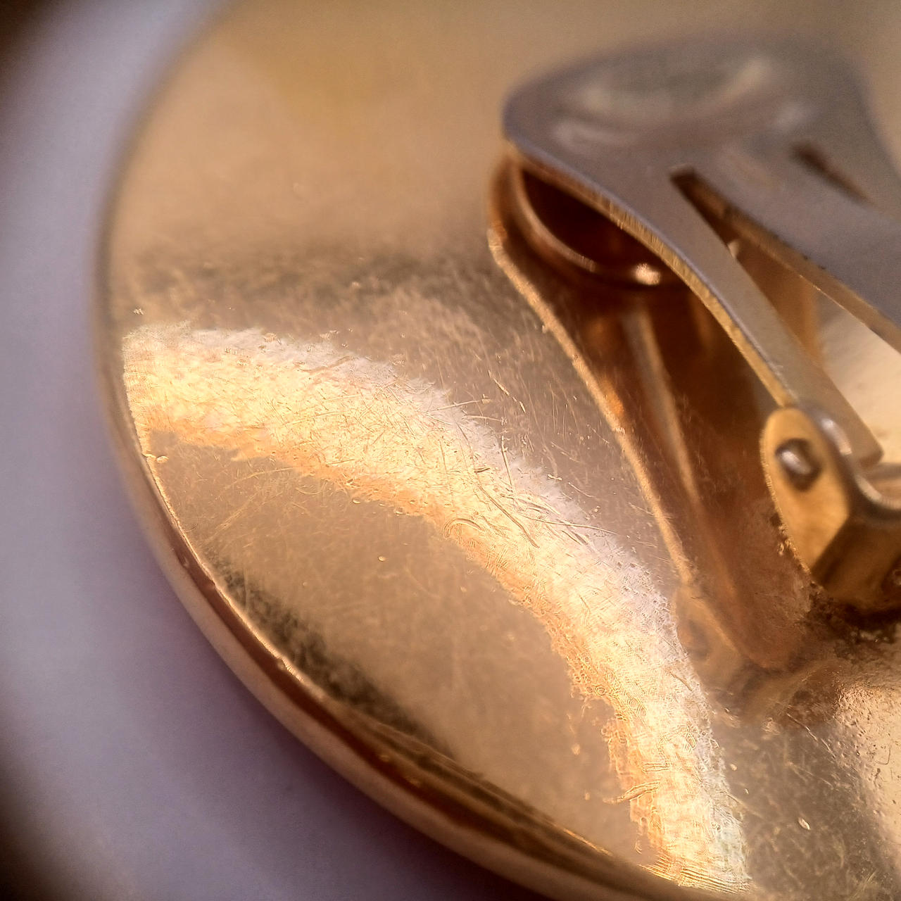 細かい擦れあり。