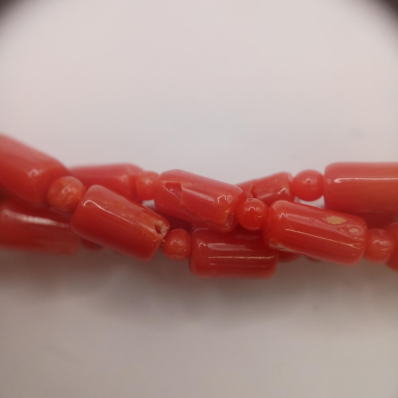 割れ、欠けあり。