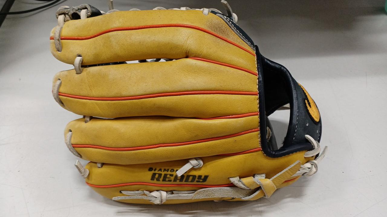 美品NIKEオールラウンド軟式グローブ Nike 軟式オールラウンド グローブ ナイキの軟式グローブ | 野球