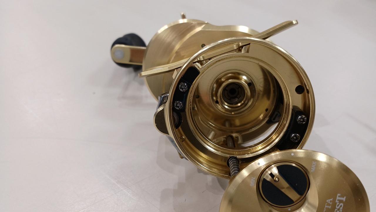 SHIMANO nium MGL 7 ベイトリール 土日だけ SHIMANO nium MGL 7 ベイトリール 土日だけ a-k-k_m-shimano047007