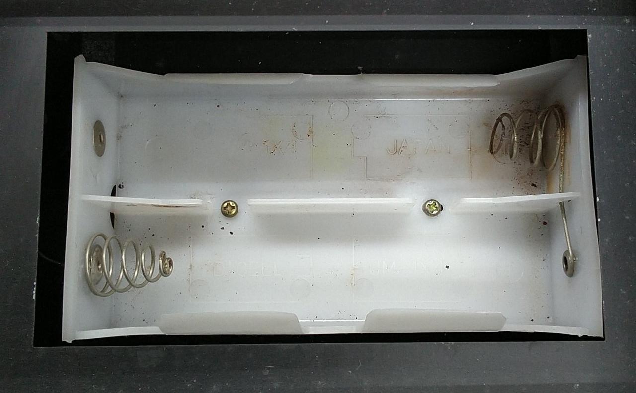 電池ボックスサビ、上側バネ破損