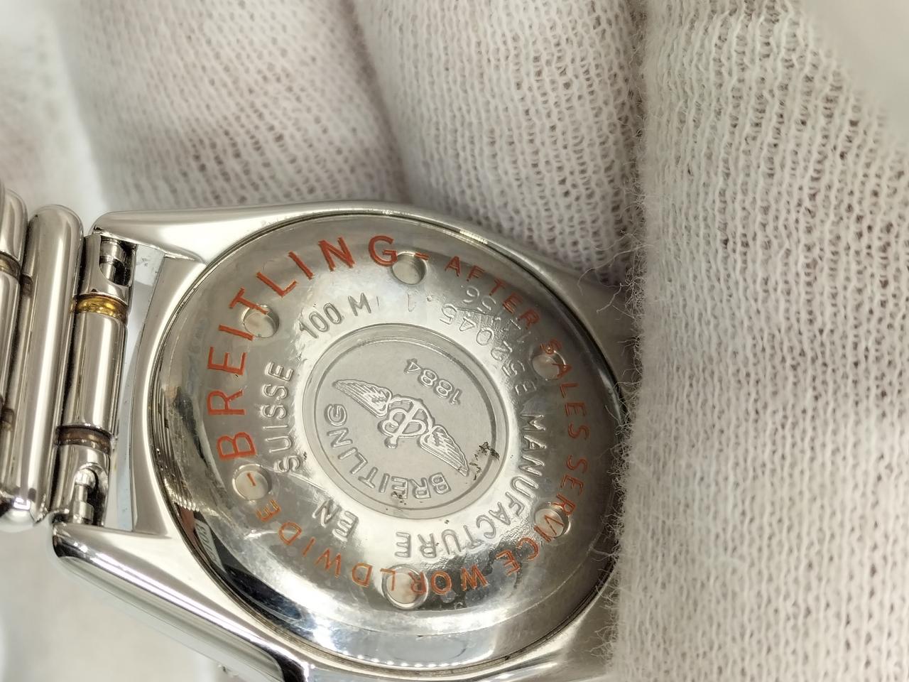 裏蓋少々キズあります。