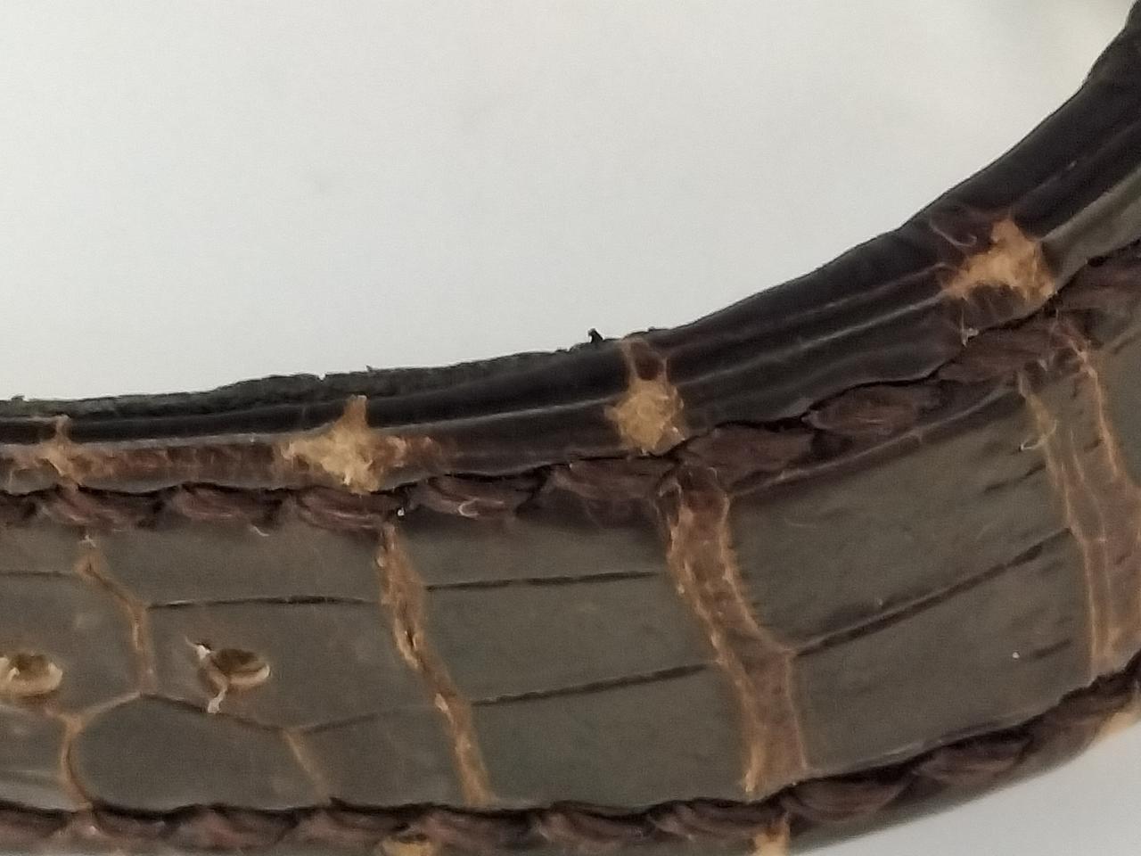 ベルト、少し傷みあります