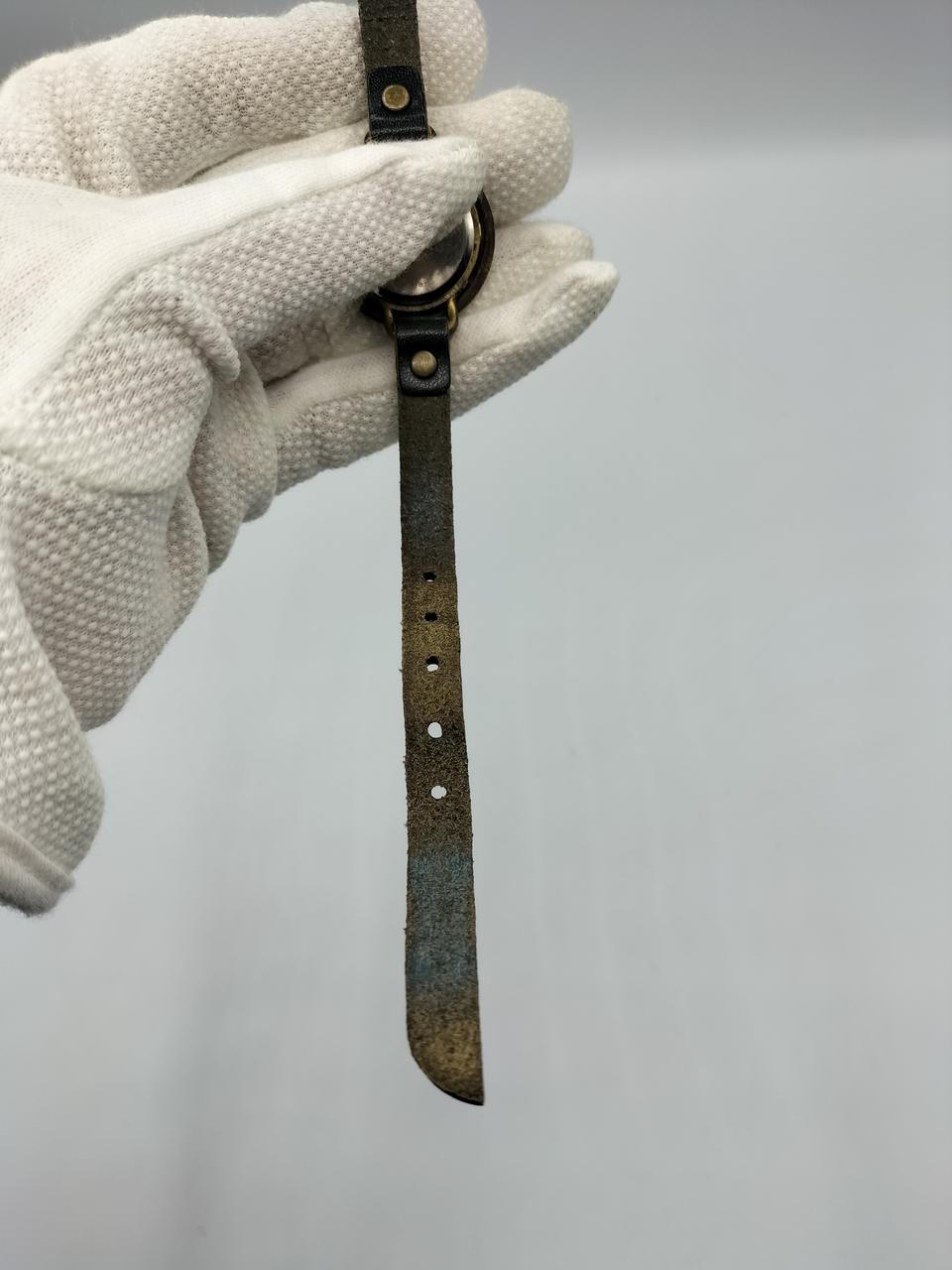 全体的に変色あり