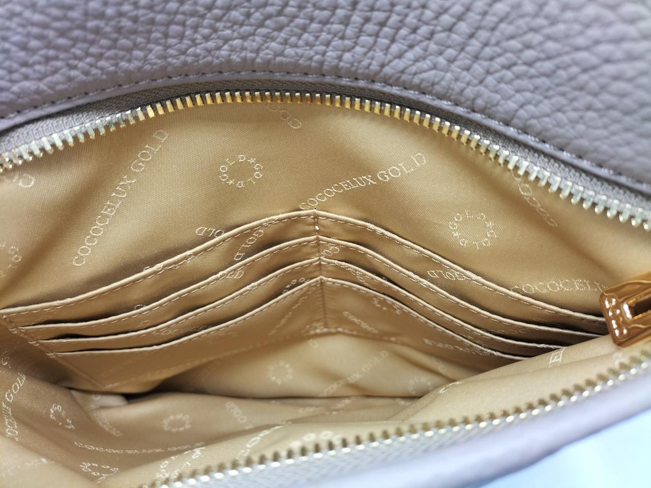 前面ファスナー付きポケット　カード入れ