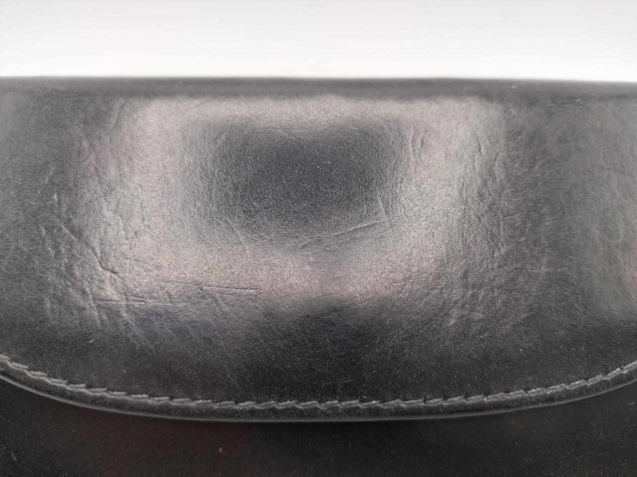 全体的にキズがあります