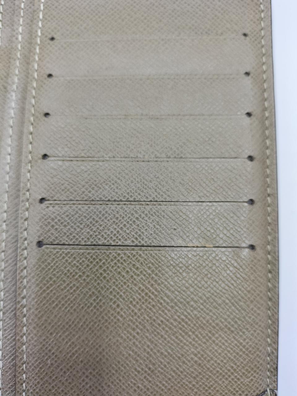 カードポケット口擦れあります。