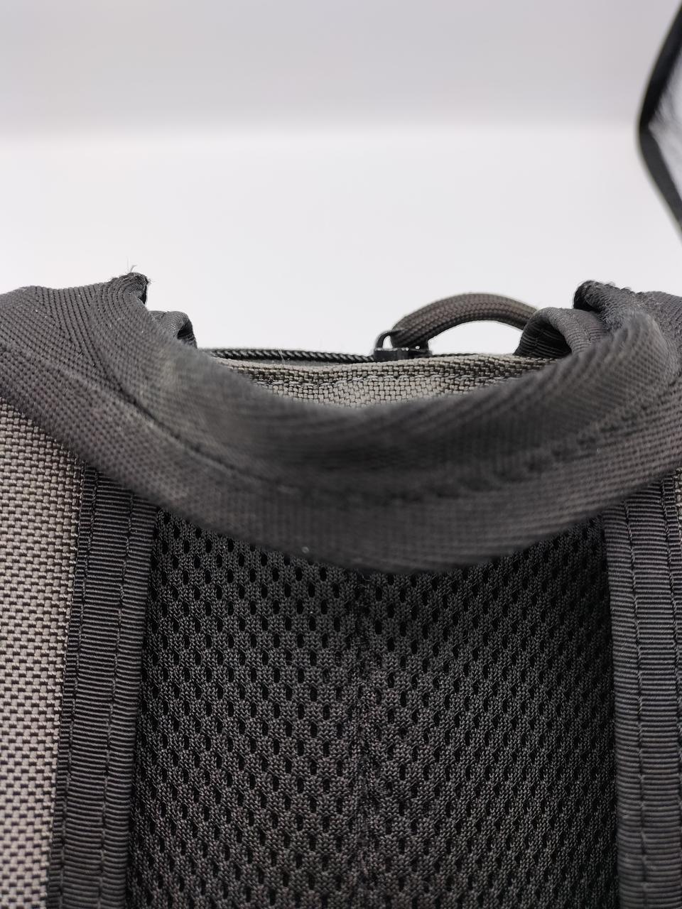 持ち手に少々汚れあります。