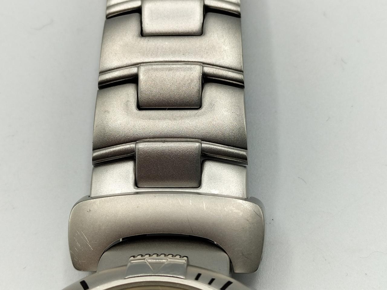 キズあります。