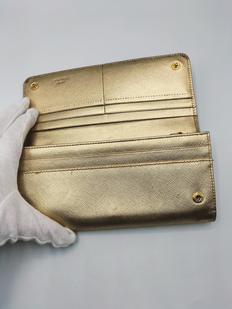 カード入れ×4
札入れ×1
小銭入れ×1