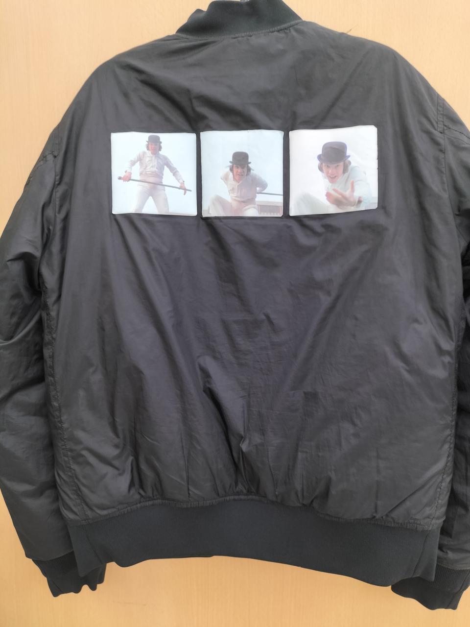 リバーシブル
バックにフォトプリント